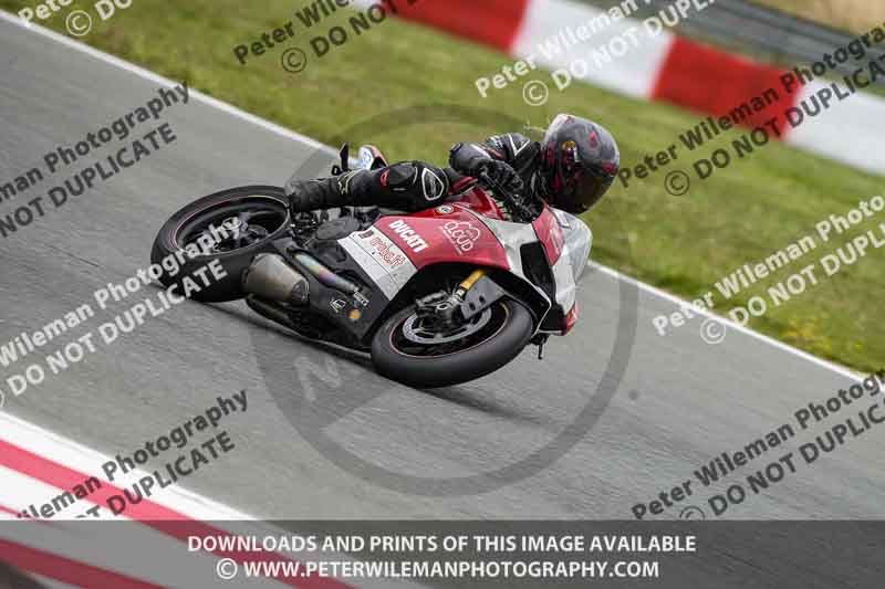 cadwell no limits trackday;cadwell park;cadwell park photographs;cadwell trackday photographs;enduro digital images;event digital images;eventdigitalimages;navarra;no limits trackdays;peter wileman photography;racing digital images;trackday digital images;trackday photos
